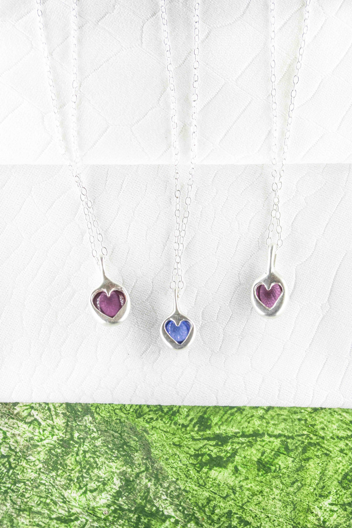 Collection de pendentifs en pierres précieuses