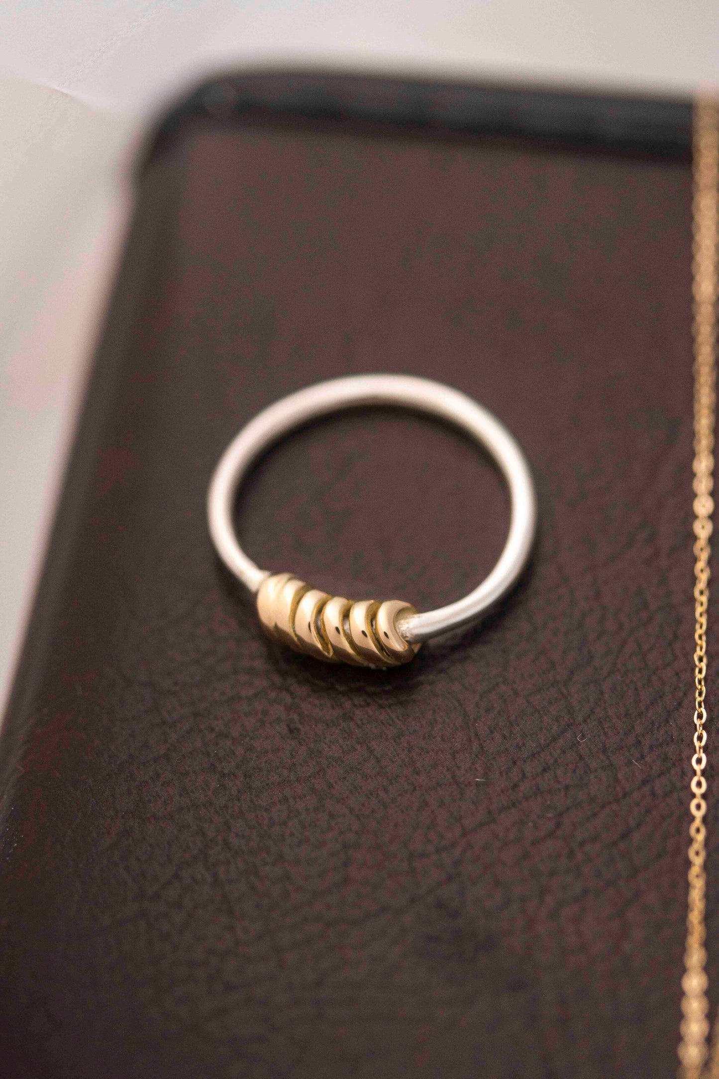 Bague contrastée en argent 925 et or massif 18 carats - Bague minimaliste en métaux mixtes