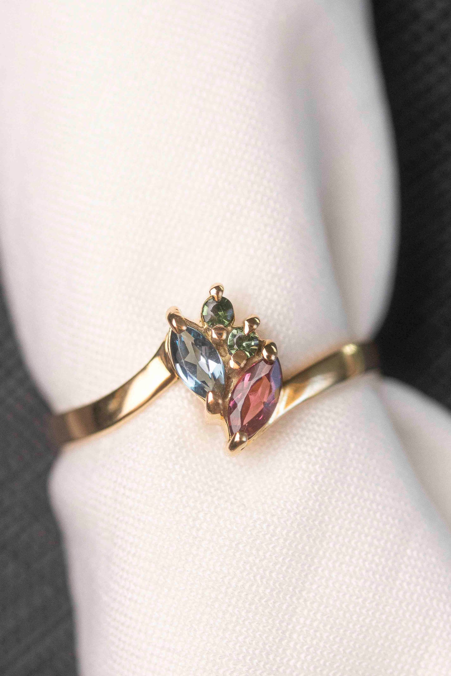 Bague multi-pierres précieuses en or massif 18 carats – Couleurs vibrantes du Brésil