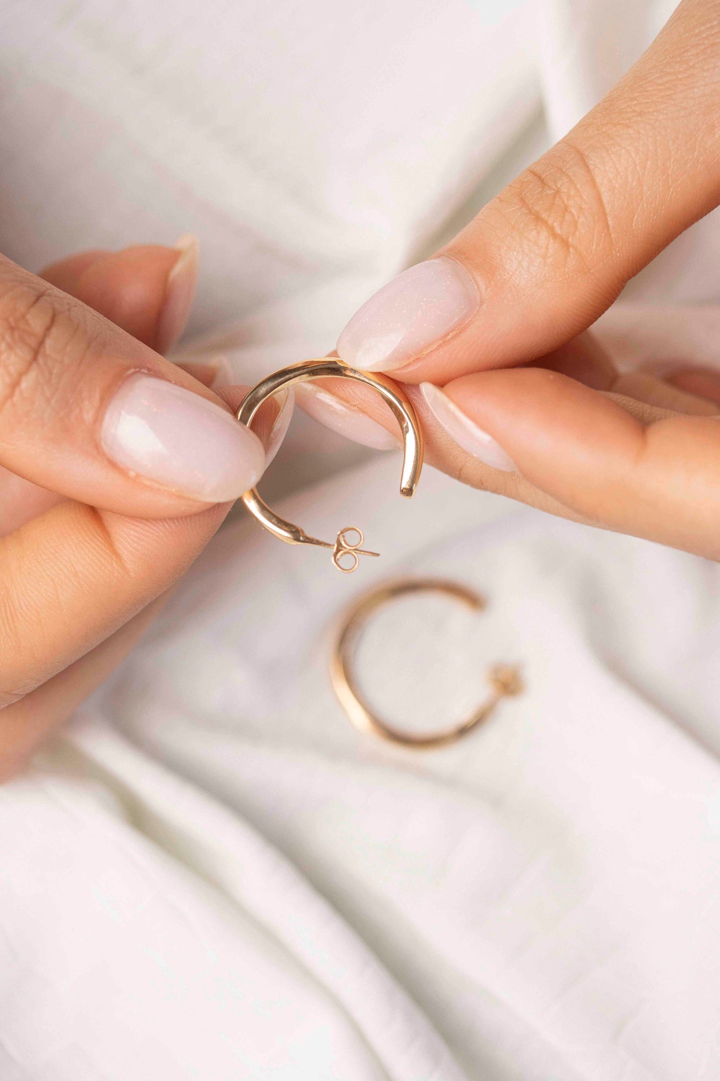 Boucles d'oreilles créoles torsadées en or massif 18 carats - Créoles en or faites à la main