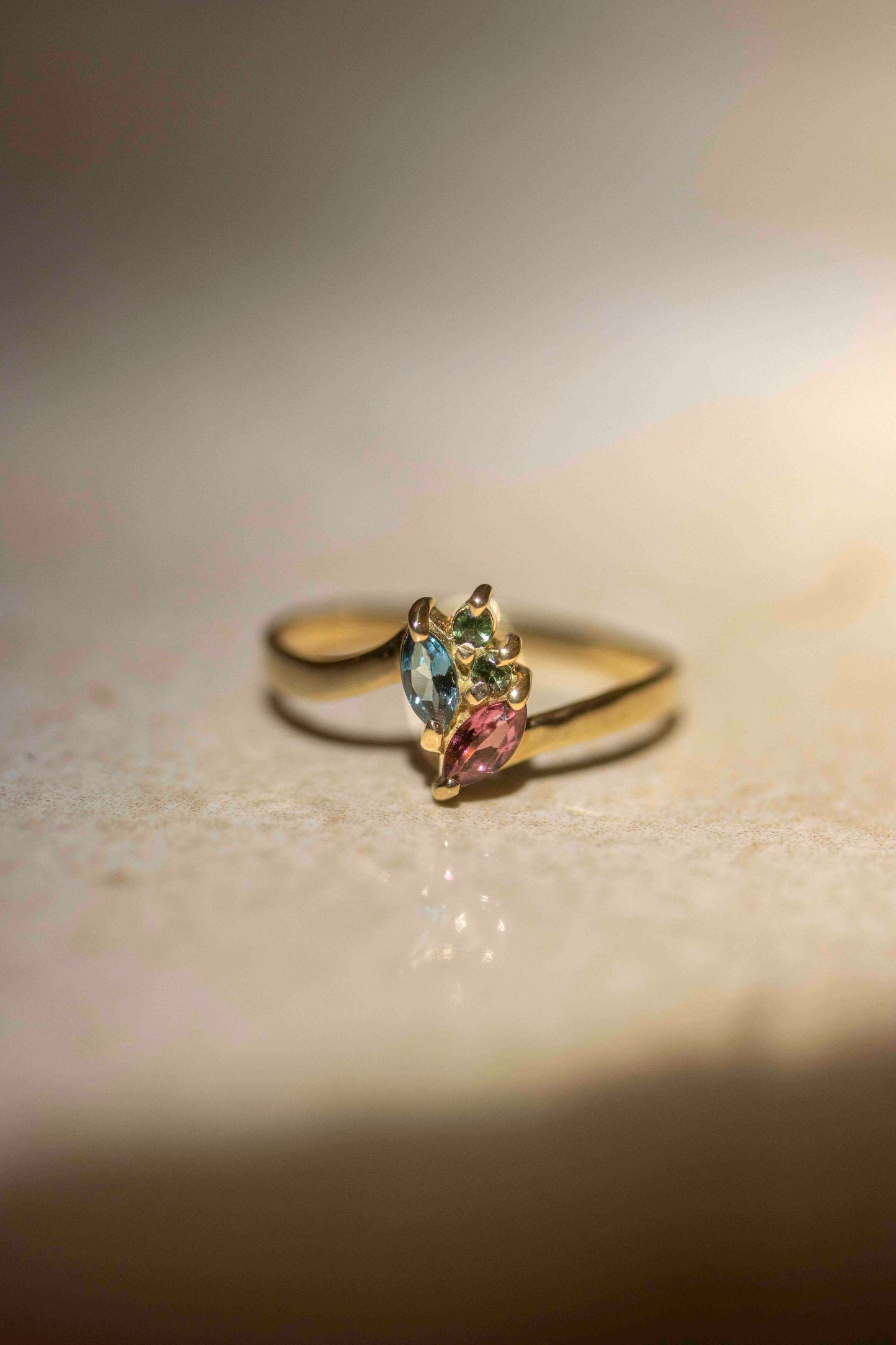 Bague multi-pierres précieuses en or massif 18 carats – Couleurs vibrantes du Brésil