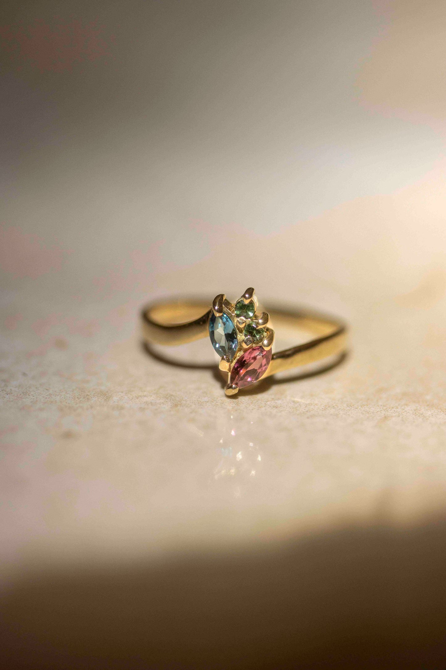 Bague multi-pierres précieuses en or massif 18 carats – Couleurs vibrantes du Brésil