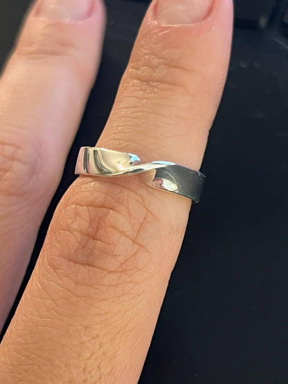 Bague torsadée en argent sterling